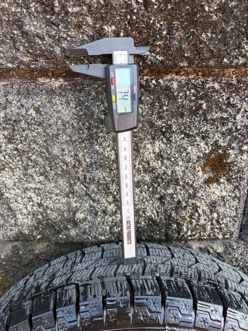 ダイハツ LA600S タントカスタムRS 15インチスタッドレス