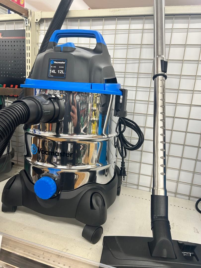 1/4までセール！ 乾湿両用集じん機　ホコリや水も吸えるクリーナー　掃除機