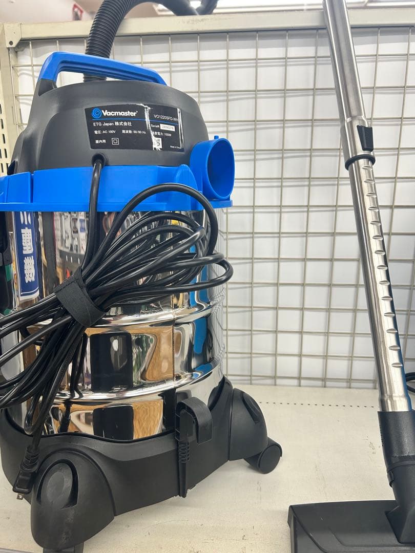 1/4までセール！ 乾湿両用集じん機　ホコリや水も吸えるクリーナー　掃除機