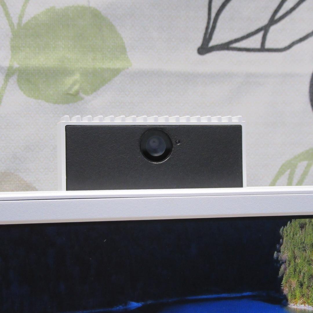 人気の白！高年式8世代CPU/メ8G/新品SSD/カメラ/フレームレス/HDMI