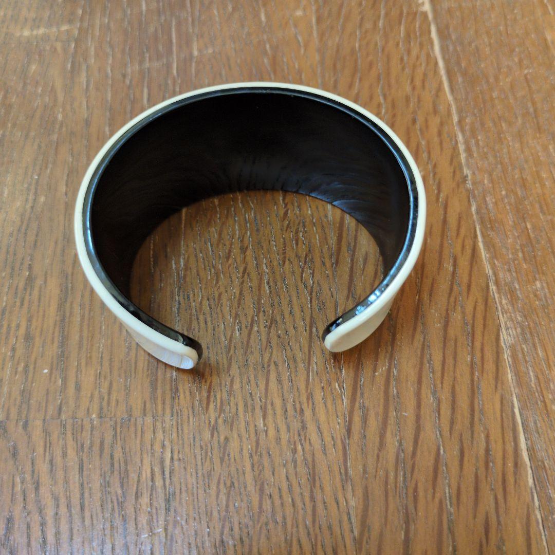 CHANEL バングル ホワイト/ブラックノベルティ