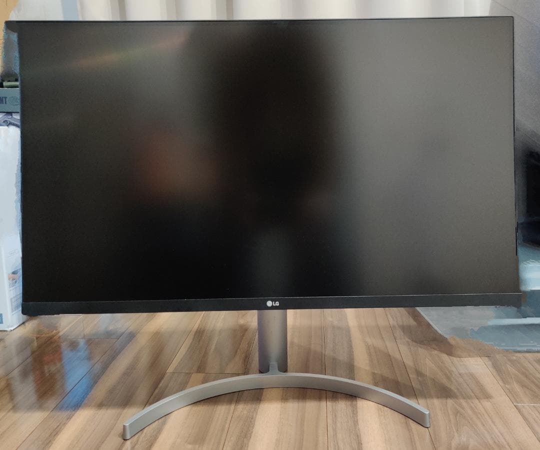 4Kモニタ 31.5インチ LG 32UN550 ホワイト