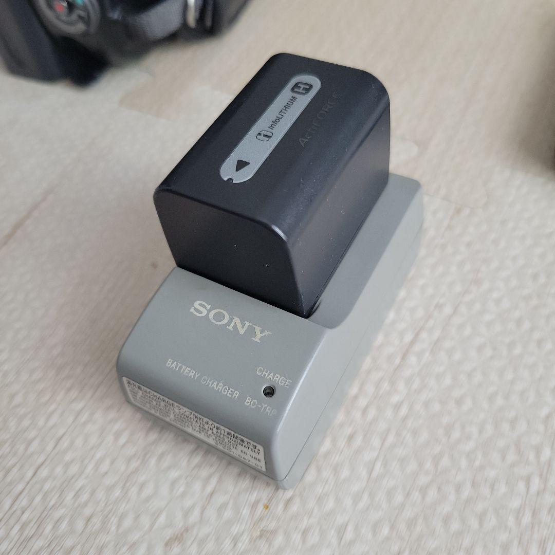 SONY HDR-SR11 ビデオカメラ 本体　バッテリー付