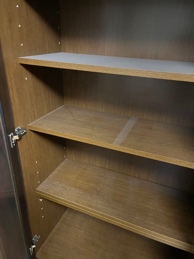 ガラス扉付き本棚