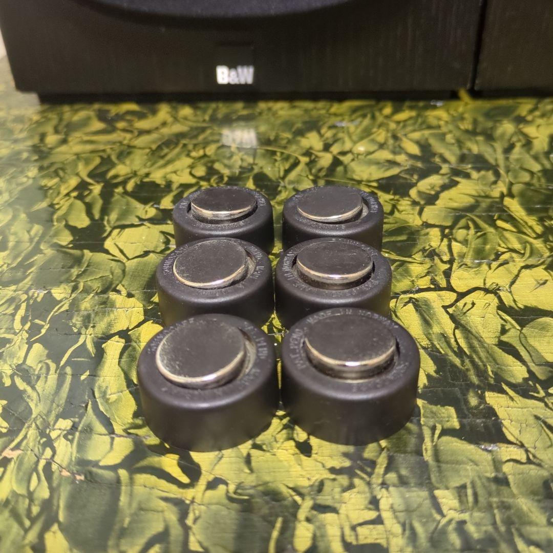 Bowers & Wilkins705ペア + インシュレータ+ スタンド付き