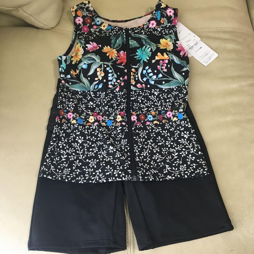 ぱすちゃん様ご購入　新品未使用　ワコール　スイムウェア　　上下