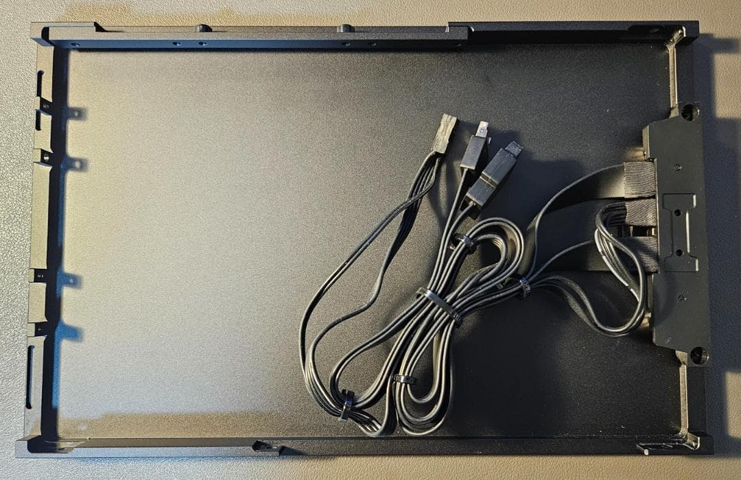 NCASE M2 ANGLE 黒 MATX SFF 組み立て式ケース