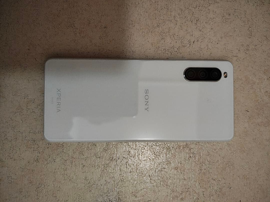 SONY Xperia 10 Ⅱ ホワイト、ケース付き