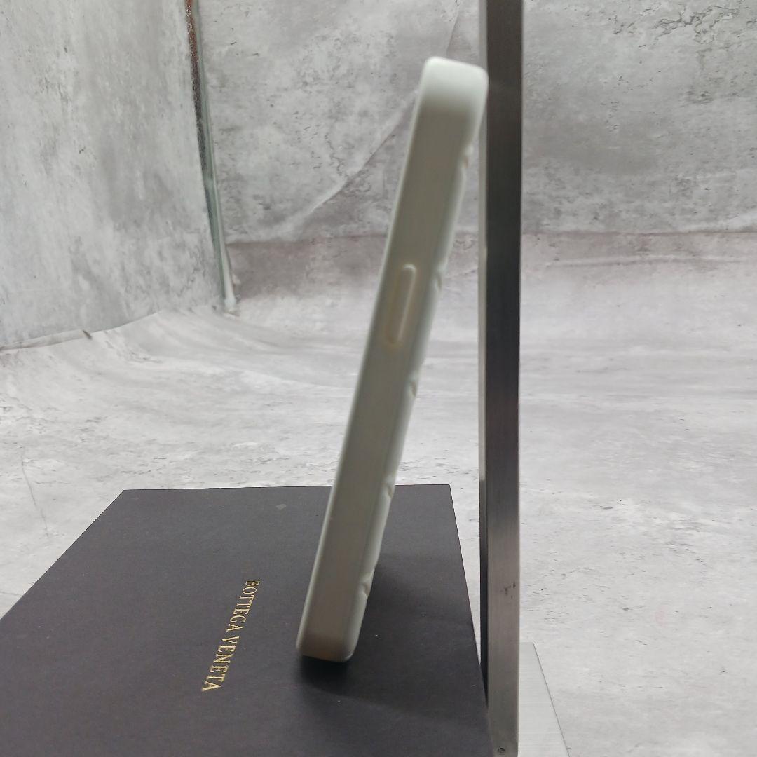 美品✨ ボッテガヴェネタ iPhone 14 Pro ラバー シリコンケース 白