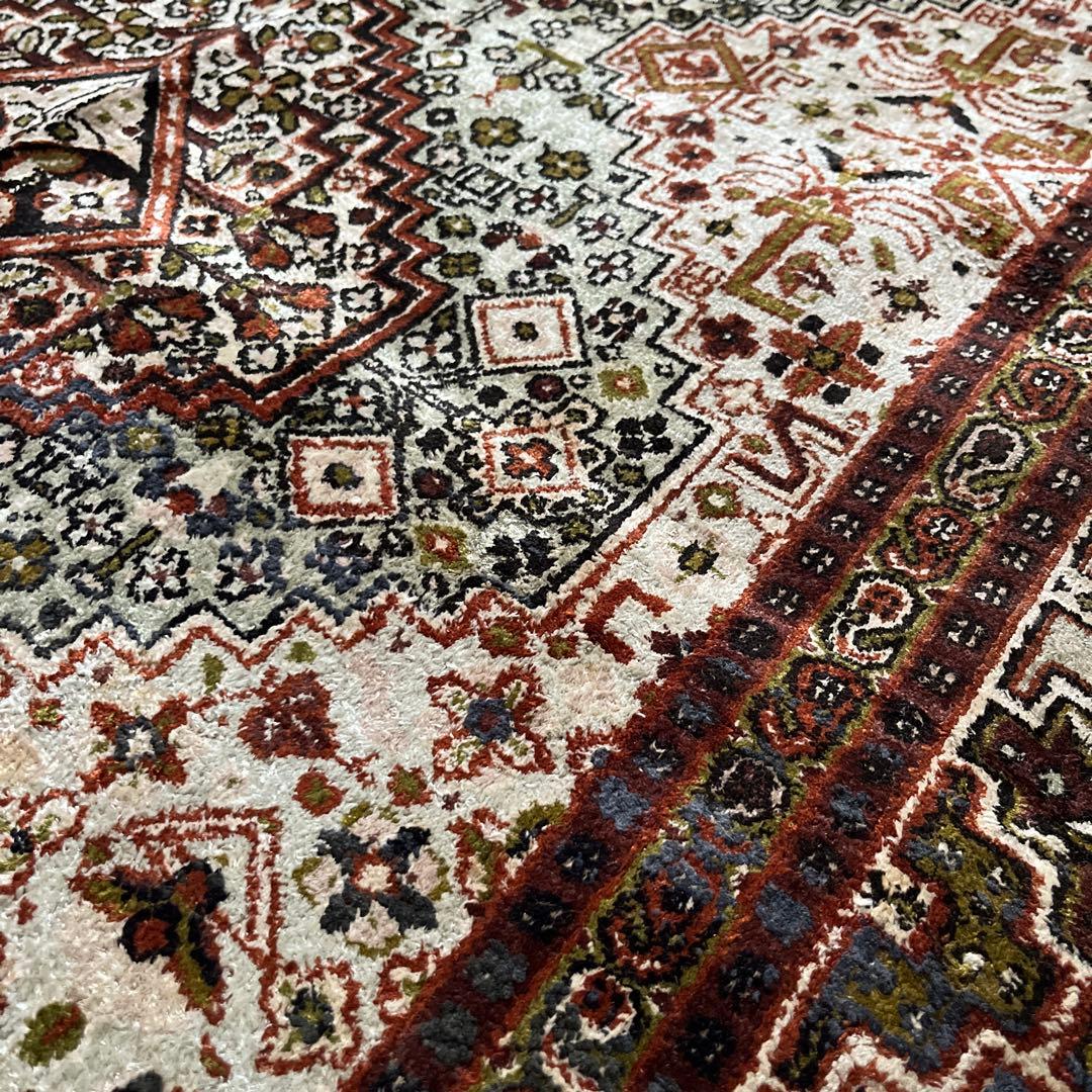 トルコ手織り絨毯　120x190cm