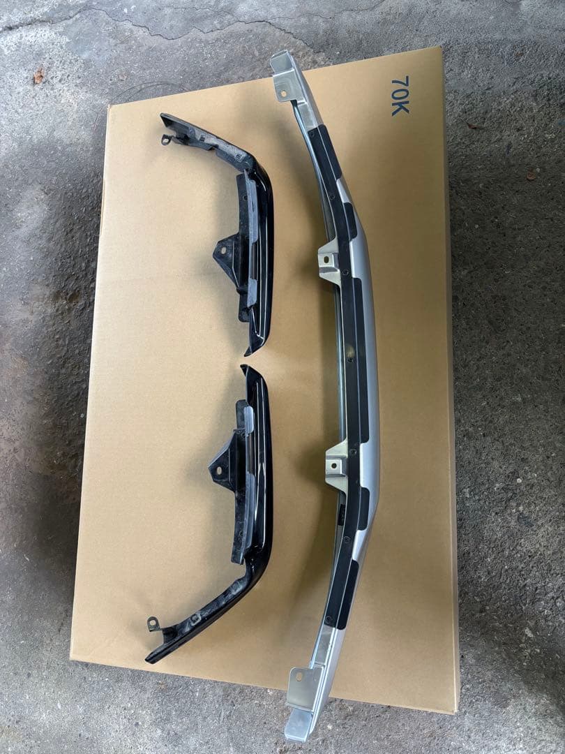 クラウンRSフロントスポイラガーニッシュ