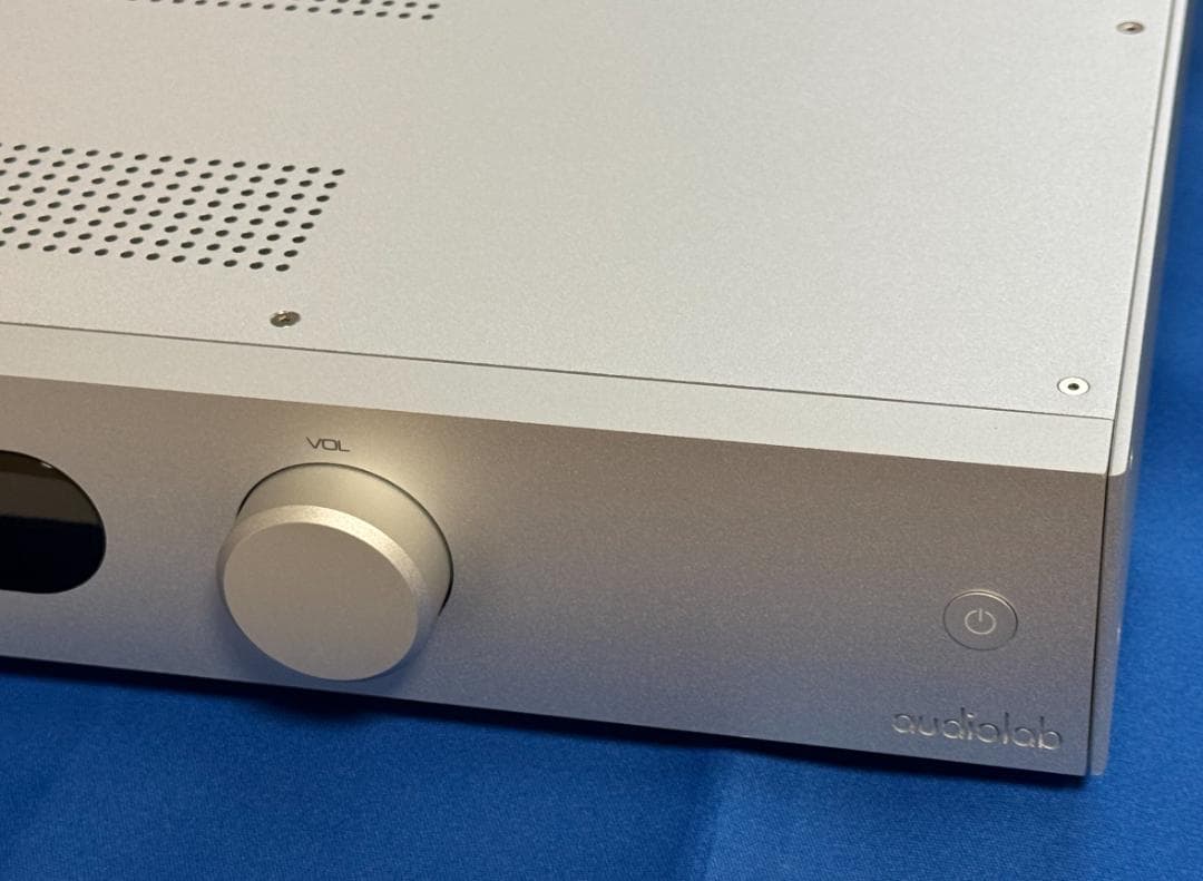 audiolab「8300A」バイワイヤ対応アンプ 新品同様