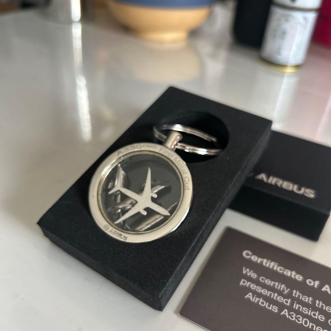 徳*3様 エアバスa330neo メタルカット　キーホルダー　激レア