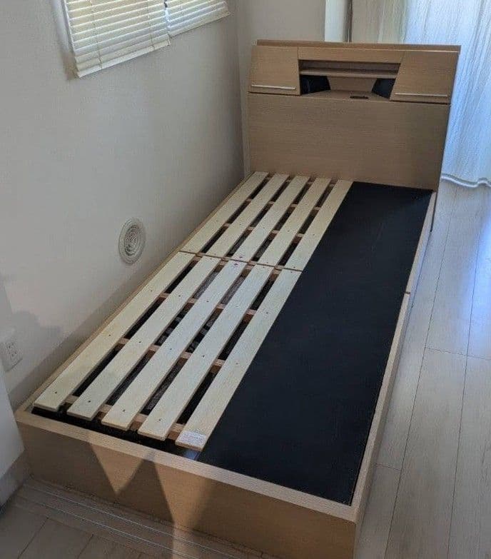 【直接引き渡し】シングルベッド　マットレス付き