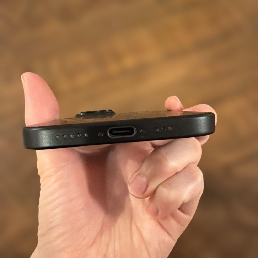 【美品】Apple iPhone 15 ブラック 本体