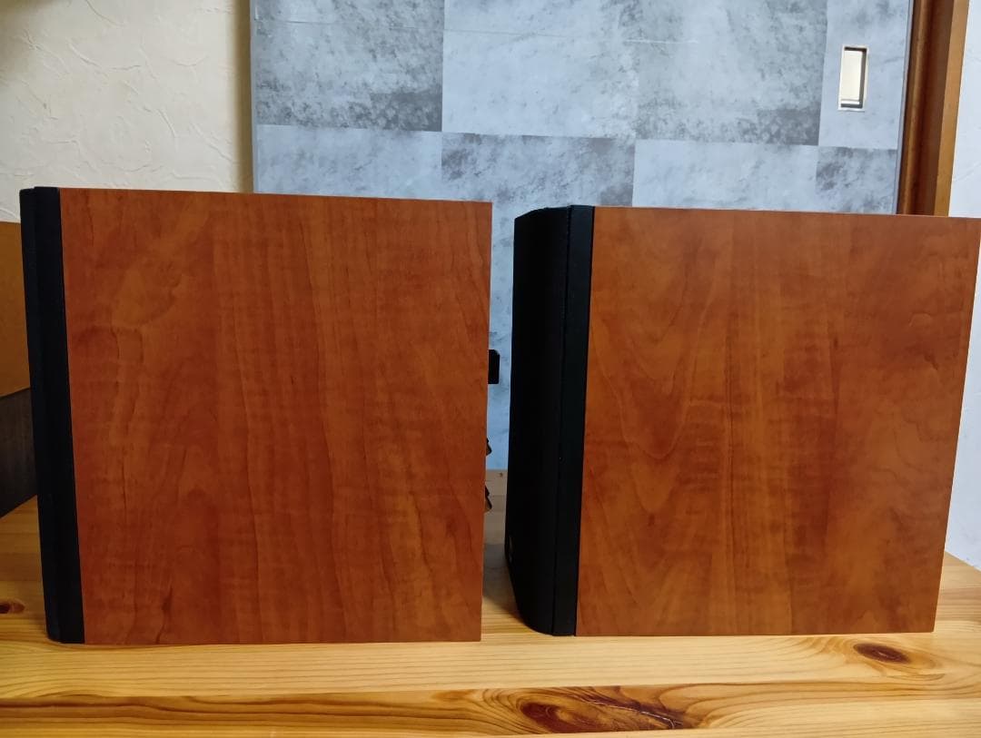 B&W 686 レッドチェリー