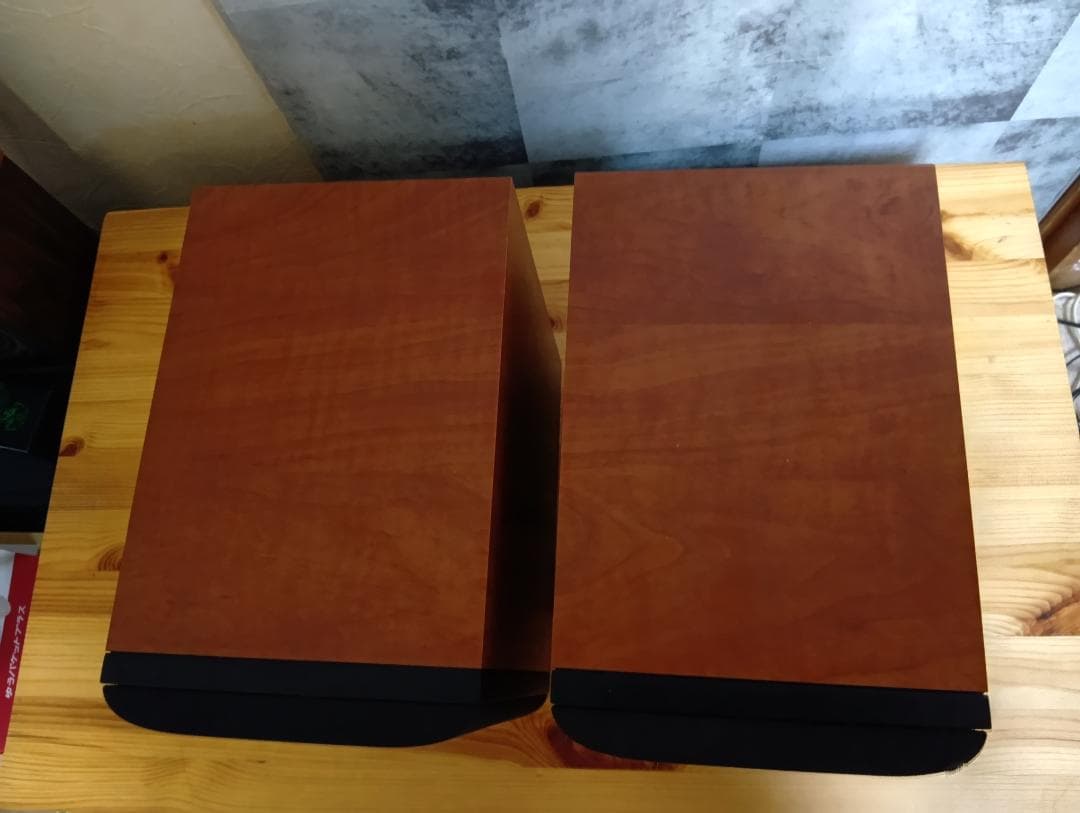 B&W 686 レッドチェリー