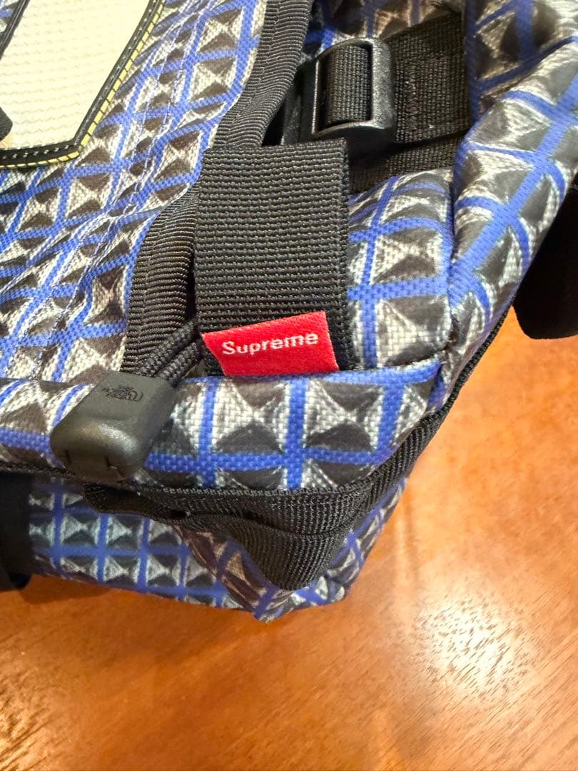 いそ！Supreme NORTH FACE ダッフルバッグ バックパック