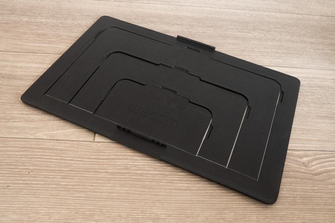 動作OK！Wacom 液晶ペンタブレットCintiq 13HD DTK-1301