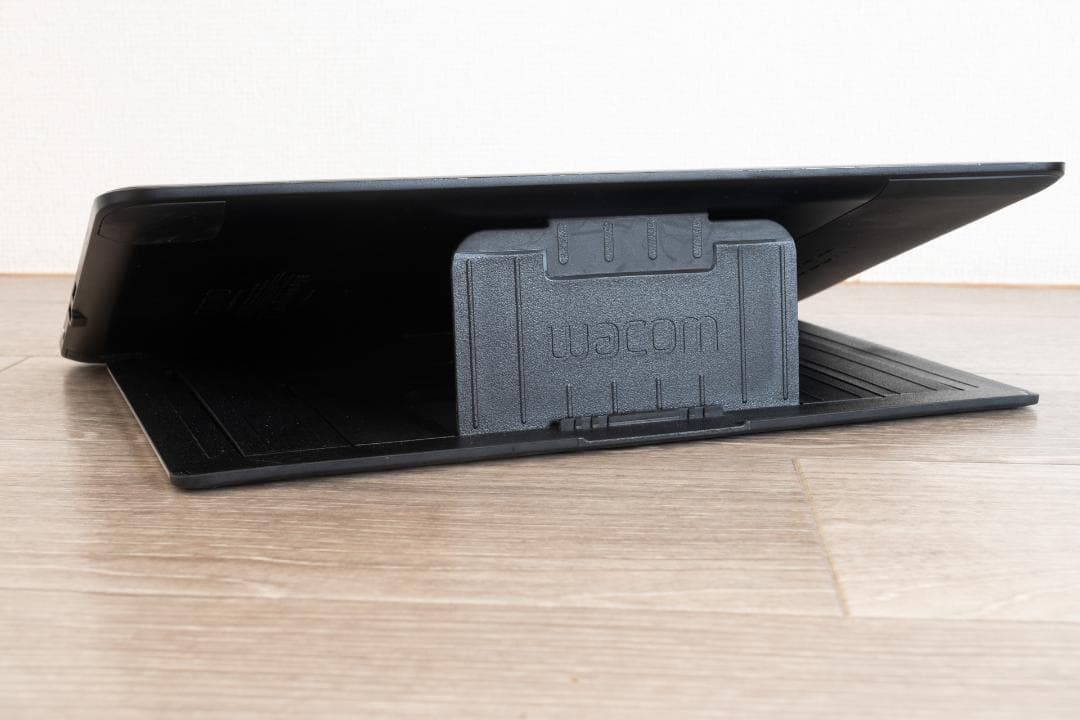 動作OK！Wacom 液晶ペンタブレットCintiq 13HD DTK-1301