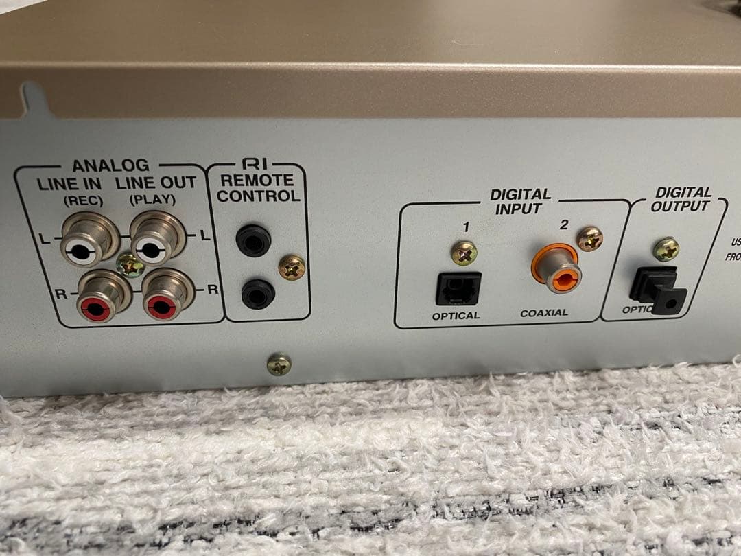 ONKYOオンキョー　MDデッキ　MD-124