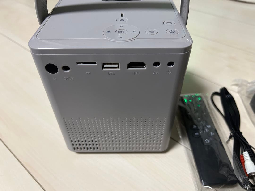 美品⭐︎mitemi 小型ホームプロジェクター⭐︎