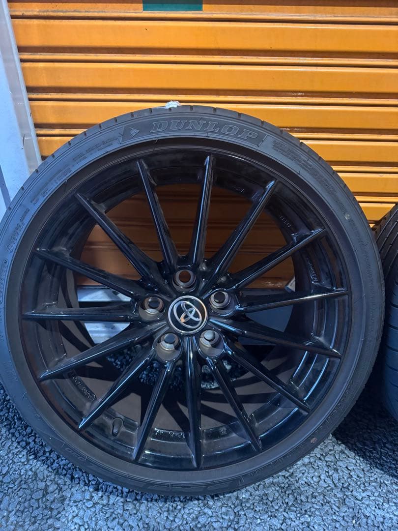 トヨタGRヤリス18インチ タイヤホイール4本セット引き取り歓迎エンケイホイール