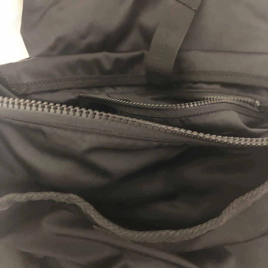 ワイズ　ショルダーバッグ