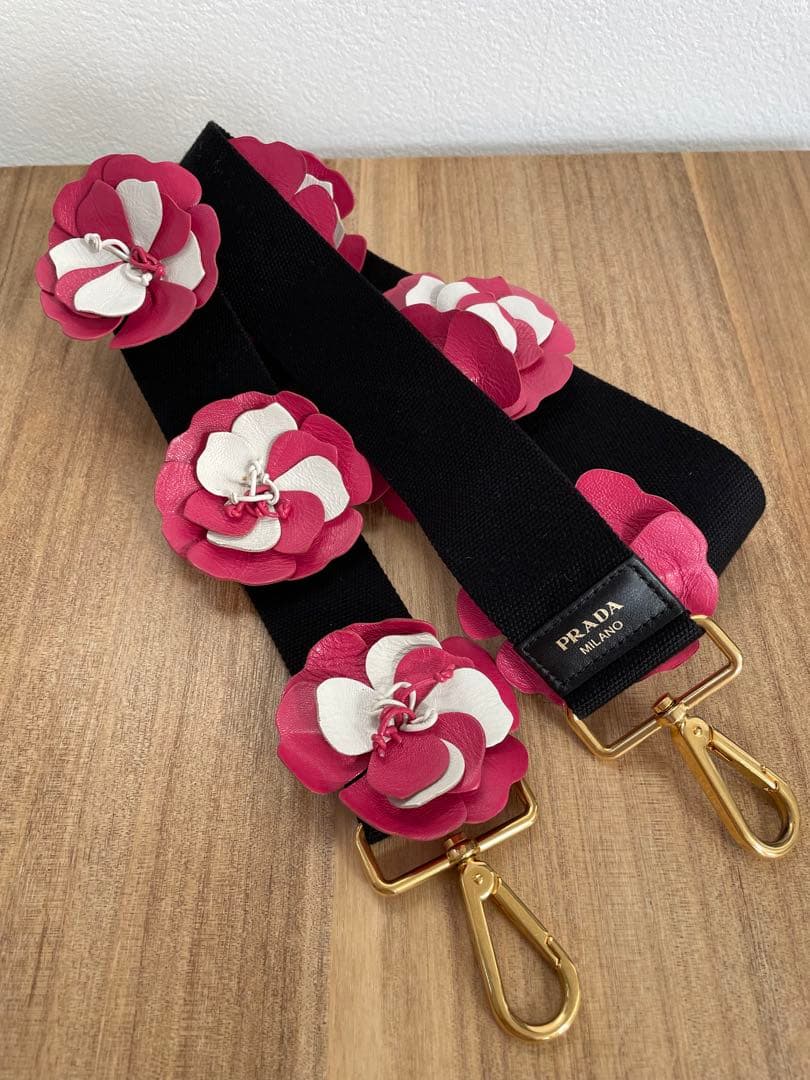 ✨美品✨PRADA　ショルダーストラップ　レザーフラワー　ピンク　ブラック