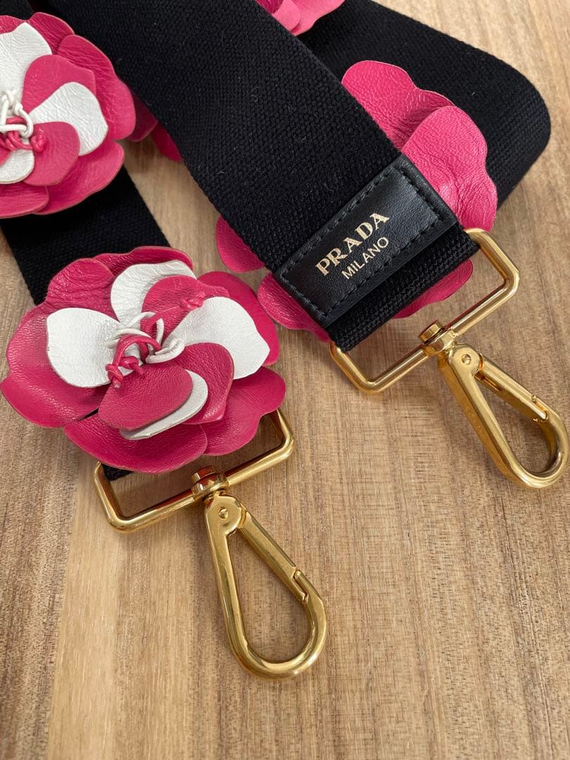 ✨美品✨PRADA　ショルダーストラップ　レザーフラワー　ピンク　ブラック