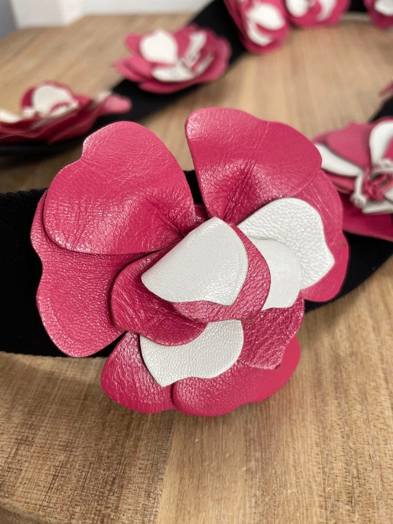 ✨美品✨PRADA　ショルダーストラップ　レザーフラワー　ピンク　ブラック