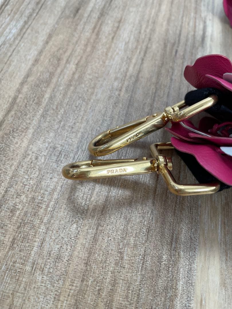 ✨美品✨PRADA　ショルダーストラップ　レザーフラワー　ピンク　ブラック