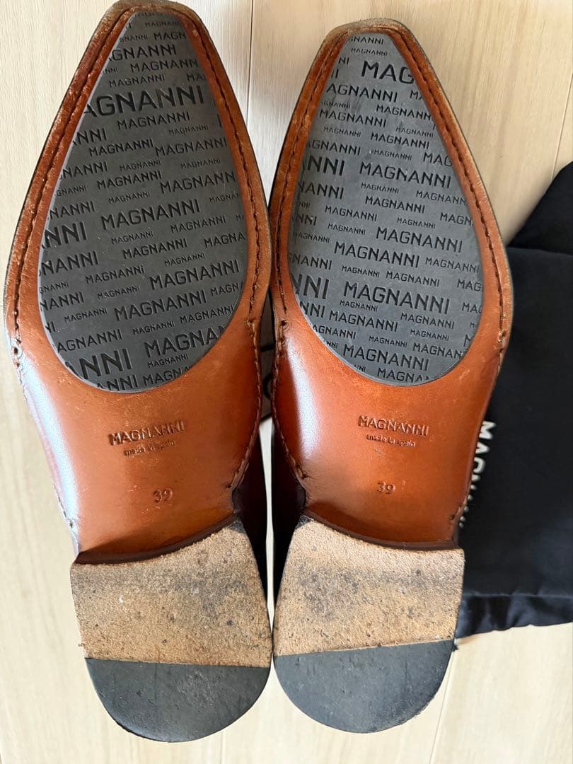 マグナーニレザー ドレスシューズ コニャック サイズ39スペイン製美品