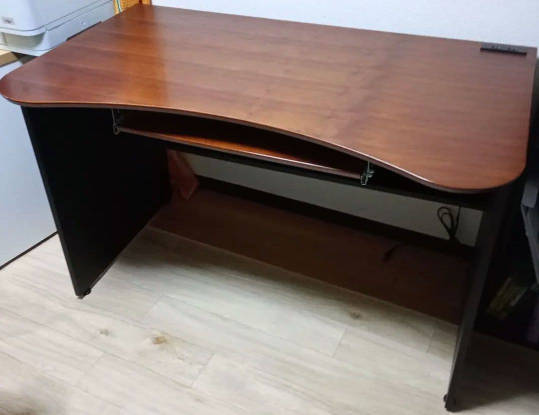 ニトリ　木製ダークブラウンデスク スライド式キーボードテーブル付き