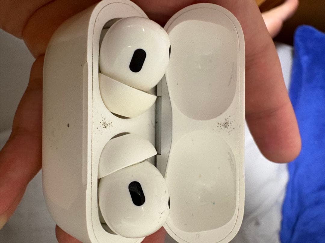 AirPods pro 第2世代 本体のみ lightning ケース付き