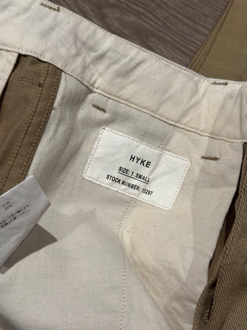 <未使用品>HYKE ベージュ ワイドパンツ サイズ1