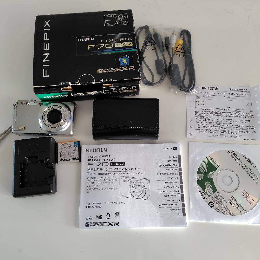 デジカメ　デジタルカメラ　FINEPIX F70EXR FUJIFILM