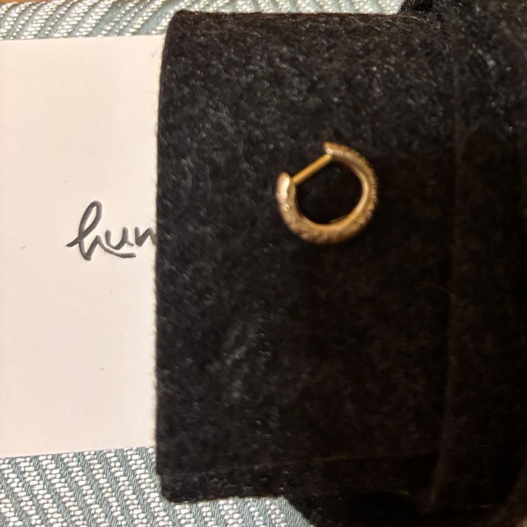 HUMETE ’CLASSIC’ PIERCED EARRINGS