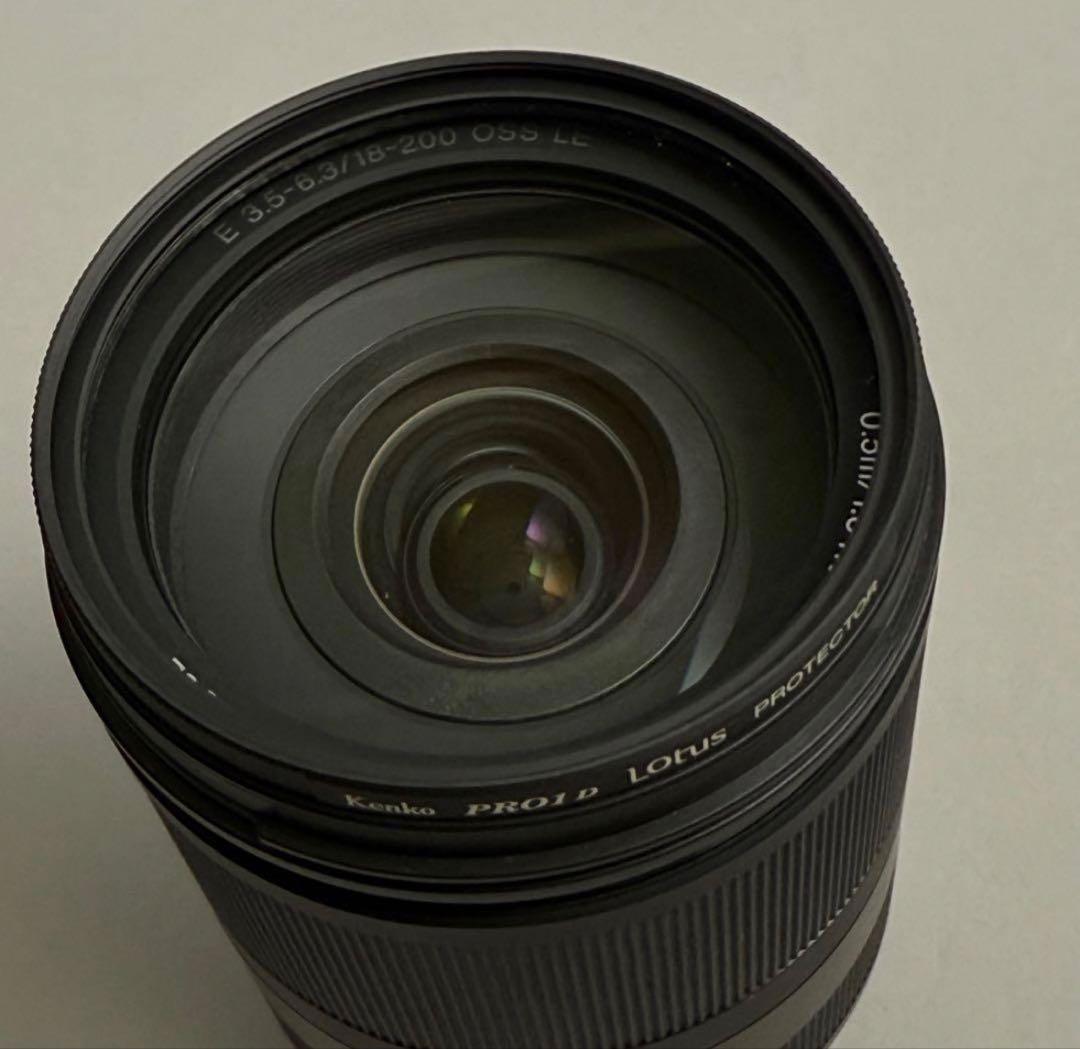 E 18-200mm F3.5-6.3 OSS LEレンズ