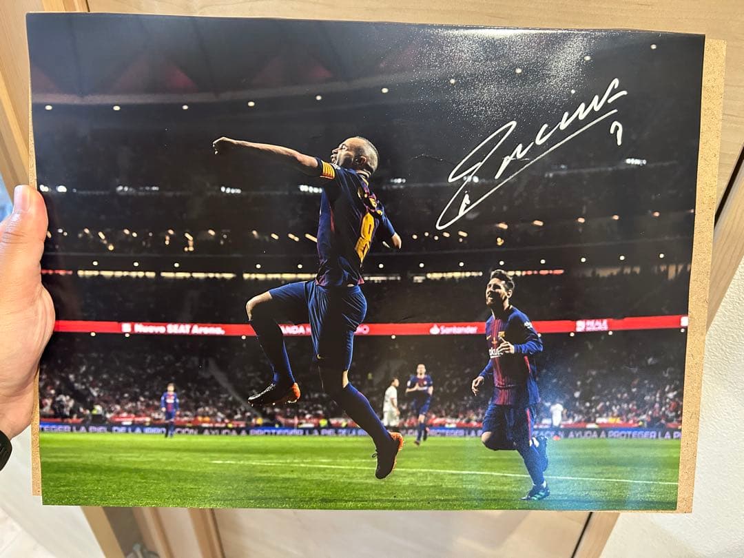 k*h様 【貴重】イニエスタ　直筆サイン入り写真