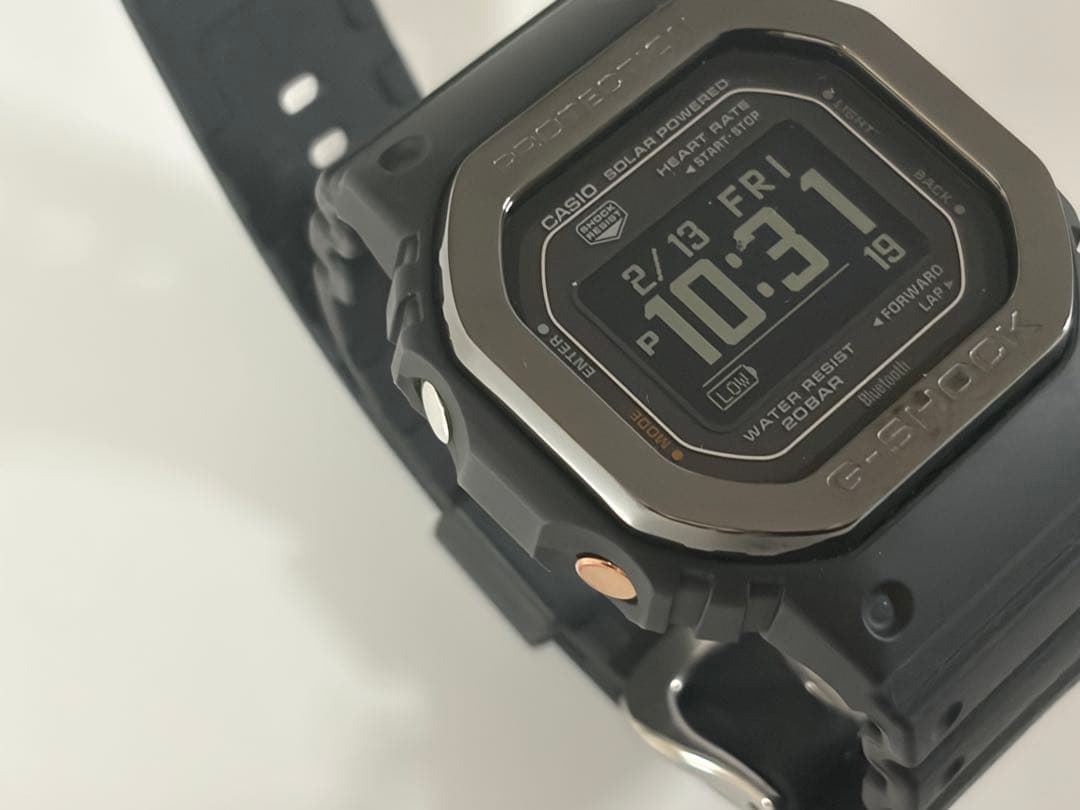 ★送料無料・未使用★お洒落　カシオ　G-SQUAD DW-H5600MB-1JR