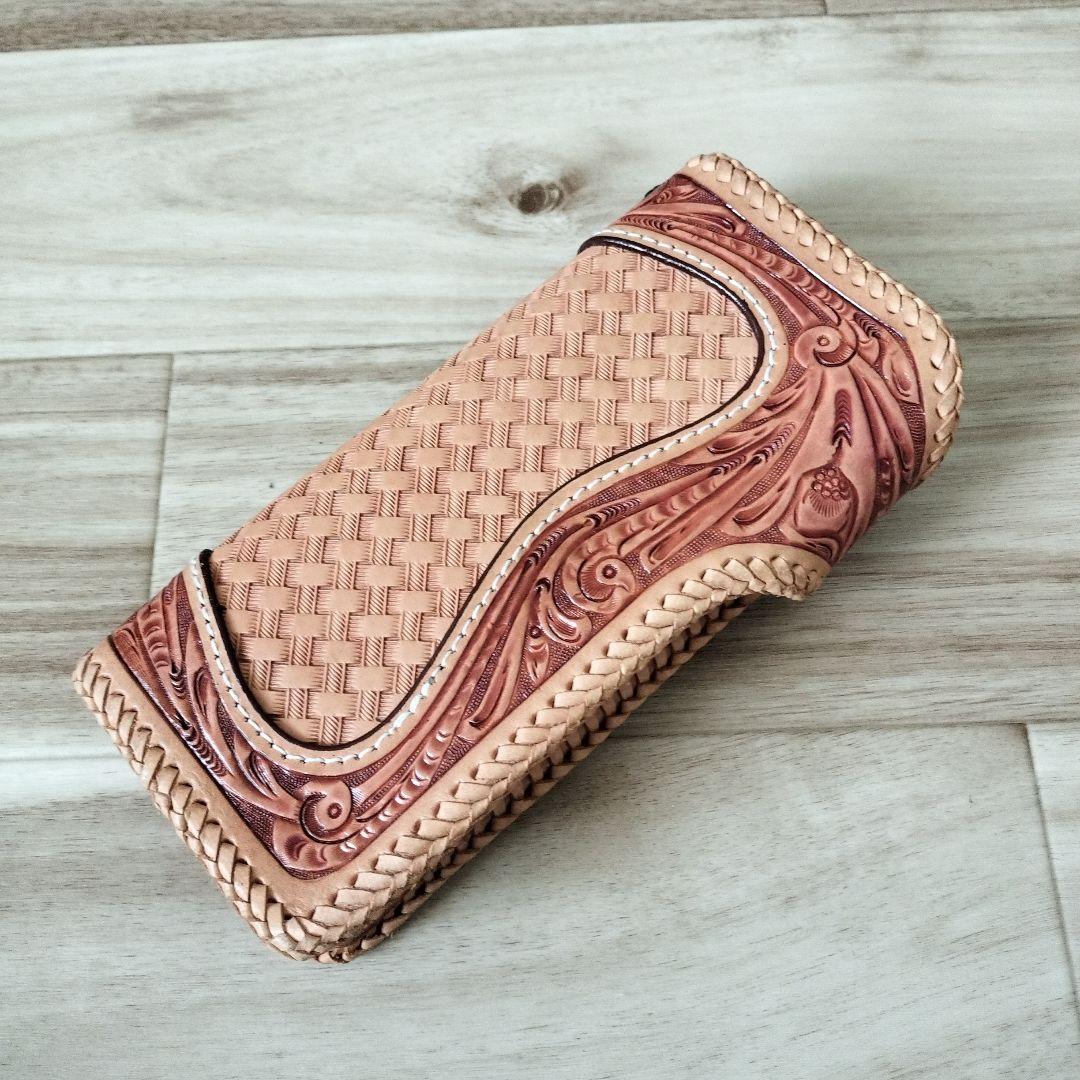 新品未使用 レザー編み込み長財布 カービング