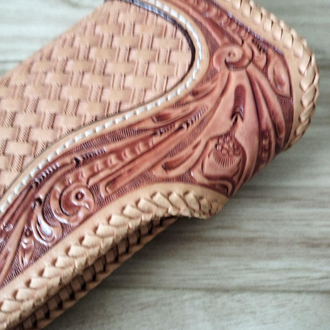 新品未使用 レザー編み込み長財布 カービング