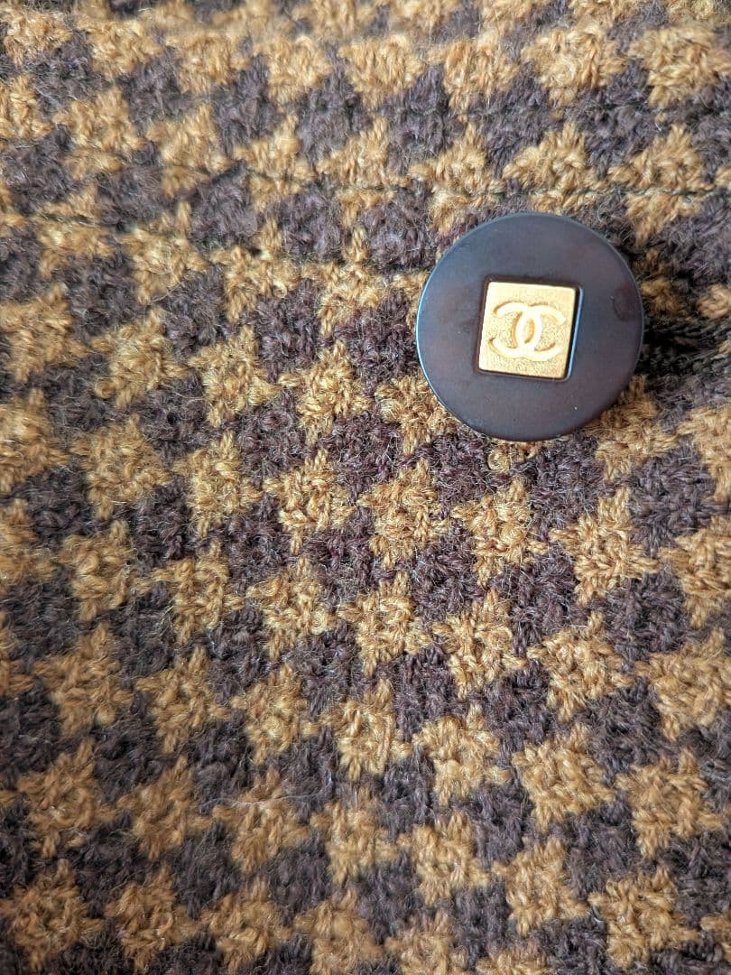 CHANEL【最終値下げ】美品　ツイードベルト付きジャケット　ココボタン