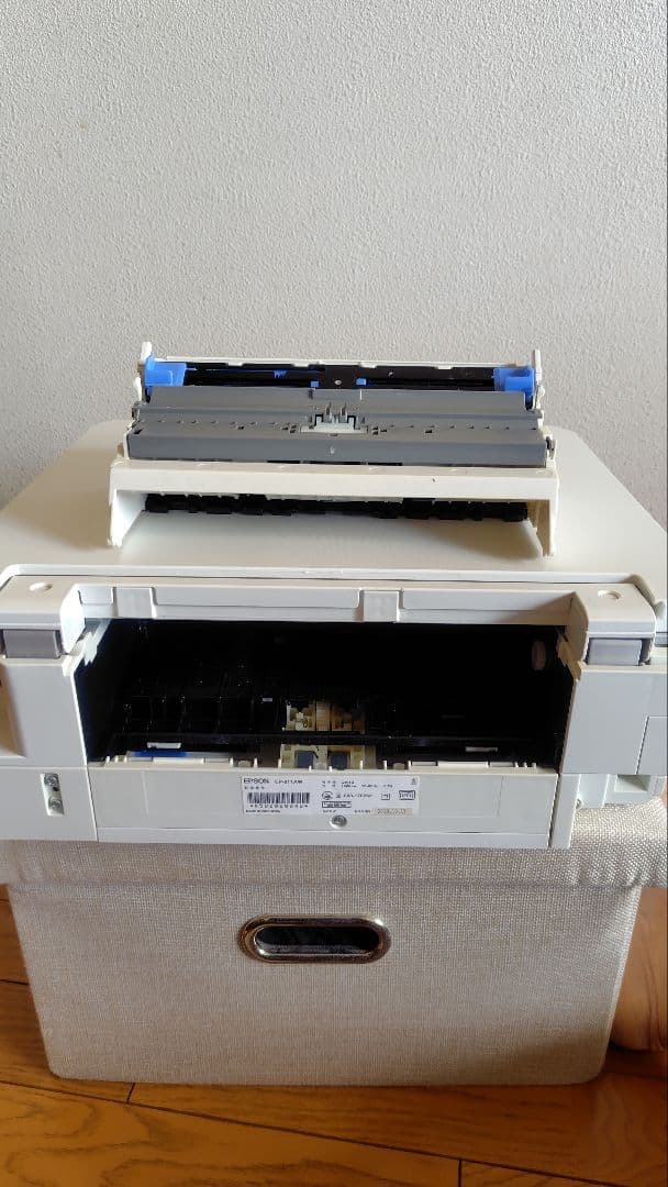 EPSONプリンターEP811AW(ジャンク品）