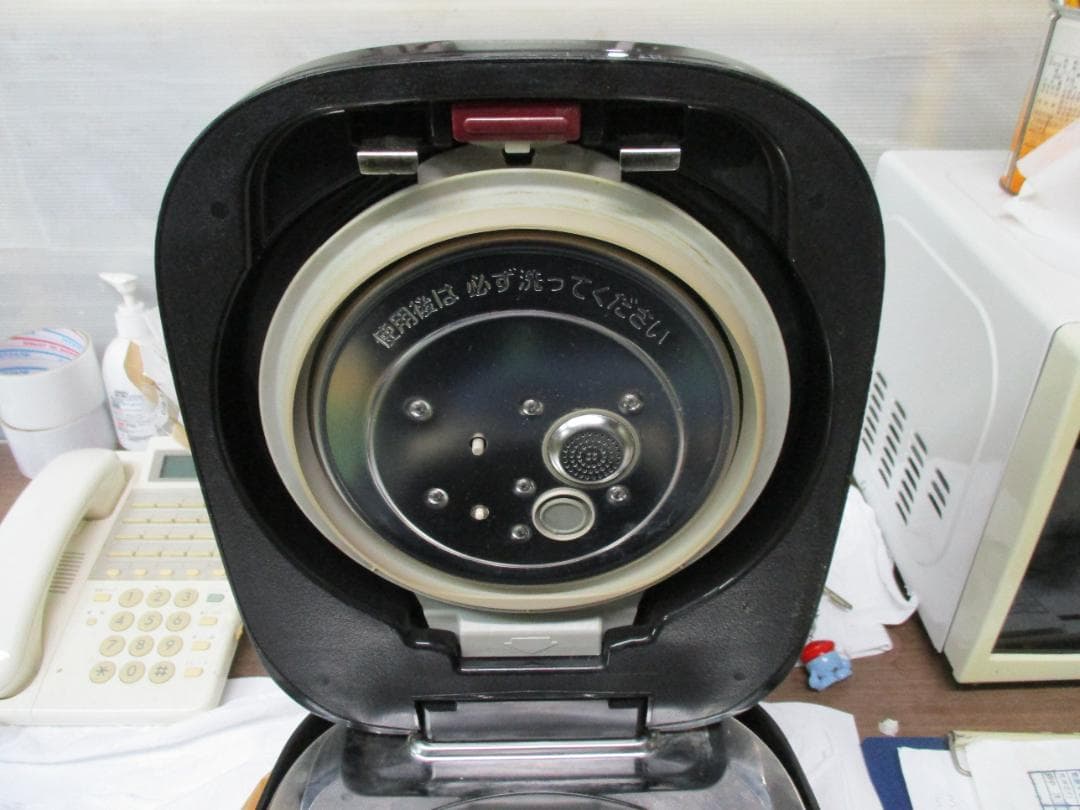 赤いデジタル炊飯器 予約機能付き