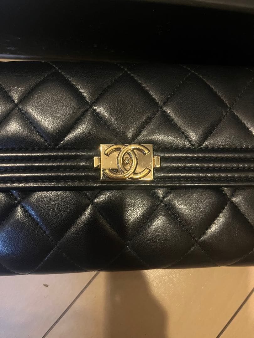 CHANEL 美品　ボーイ　長財布　マトラッセ　ブラック　シルバー