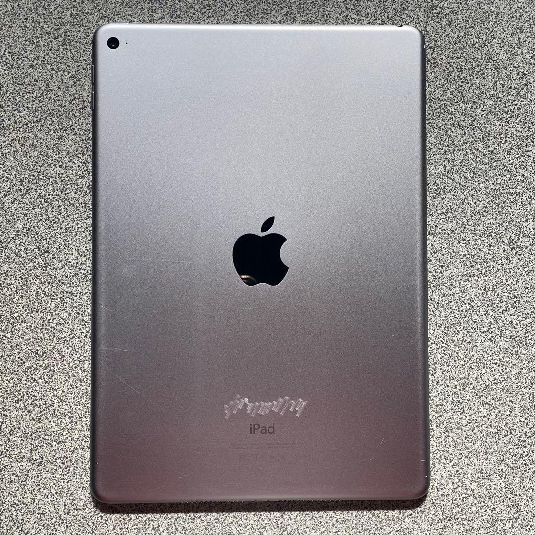 送無料F17 iPad Air 第2世代 スペースグレイ 128GB Wi-Fi