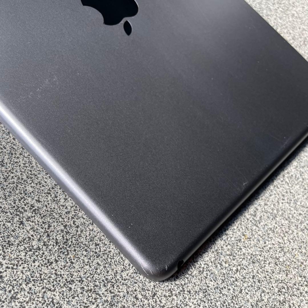 送無料F17 iPad Air 第2世代 スペースグレイ 128GB Wi-Fi