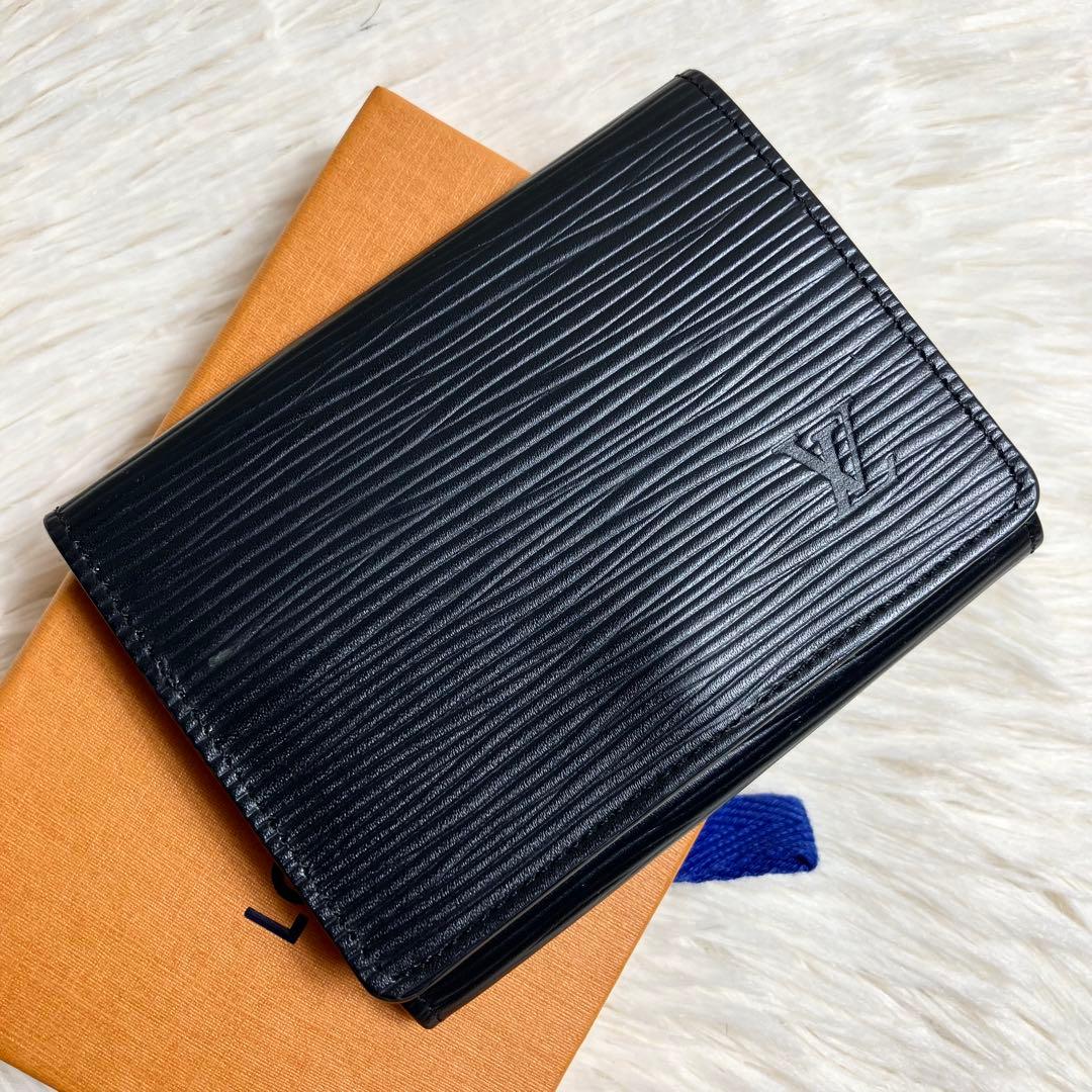 【未使用級】ルイ・ヴィトン 名刺入れ エピ アンヴェロップ カルトドゥヴィジット
